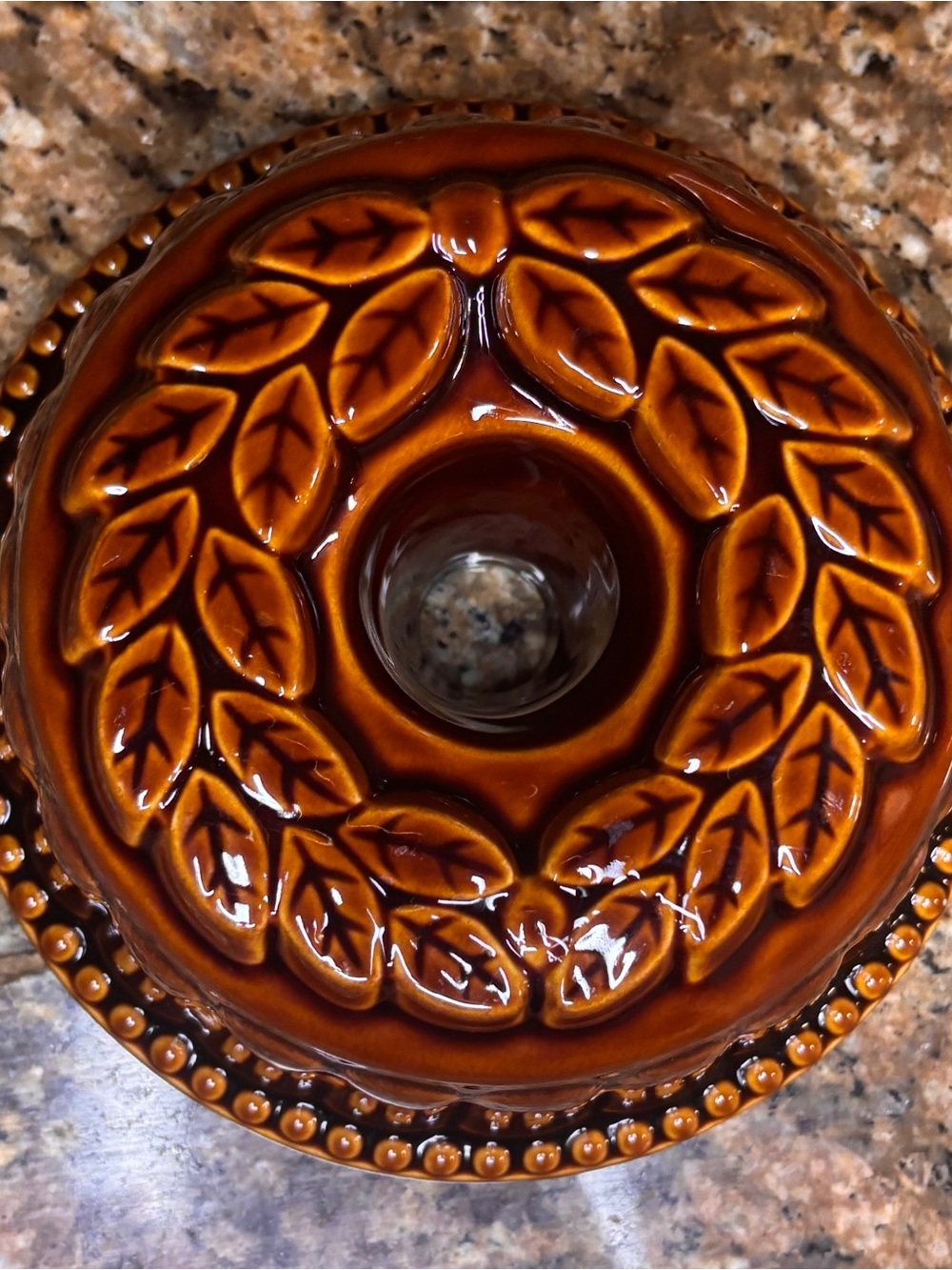 Vintage William Sonoma Stoneware Wreath Jelly Mold Bundt Cake Mold